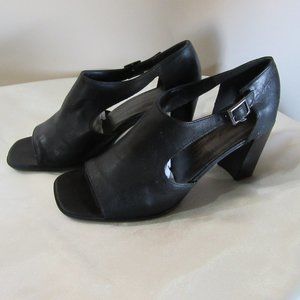 Luca B Calico Size Ladies 7 -1/2 M   Black Leather